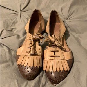 Jeffery Campbell ‘Kelley’ cut out Oxford shoes